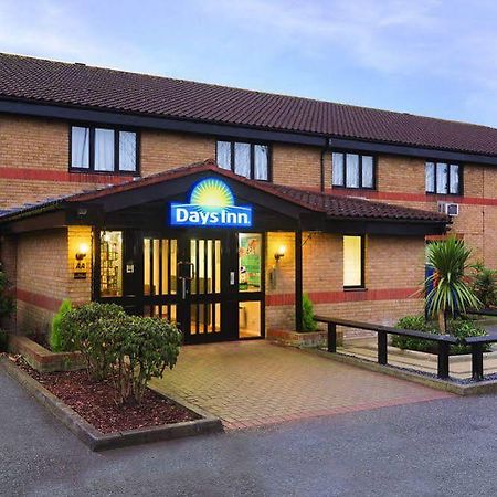 Days Inn By Wyndham London Stansted Airport Birchanger Екстер'єр фото