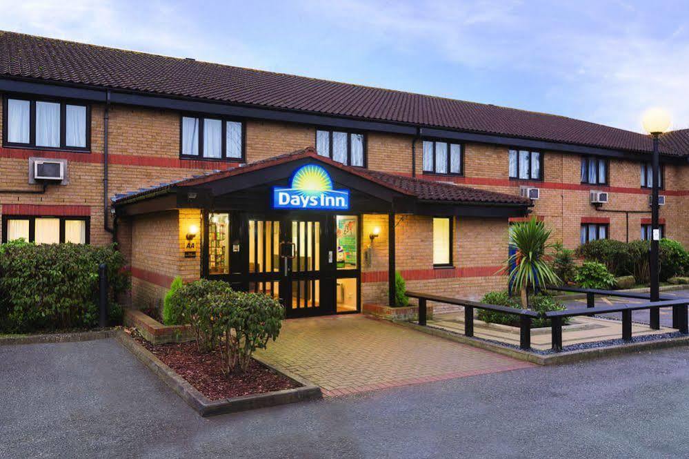 Days Inn By Wyndham London Stansted Airport Birchanger Екстер'єр фото