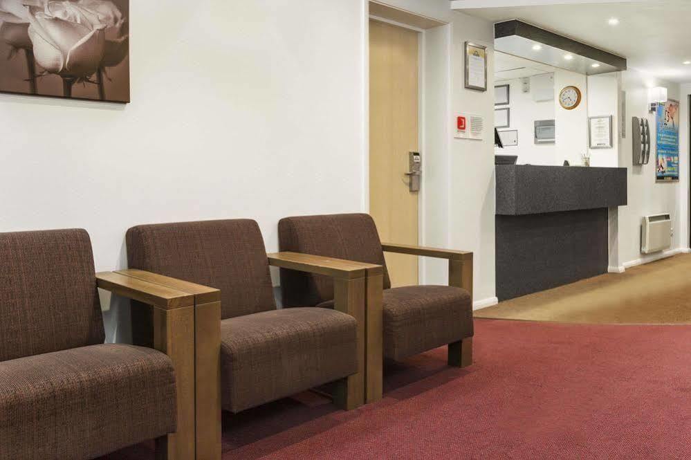 Days Inn By Wyndham London Stansted Airport Birchanger Екстер'єр фото